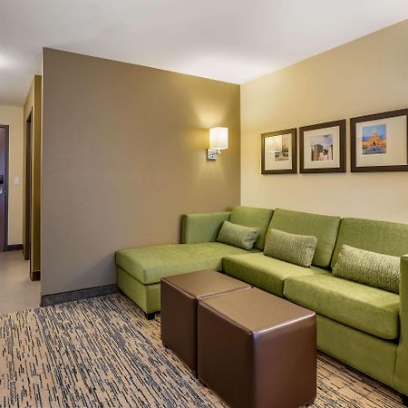 Comfort Inn & Suites West Des Moines Bagian luar foto