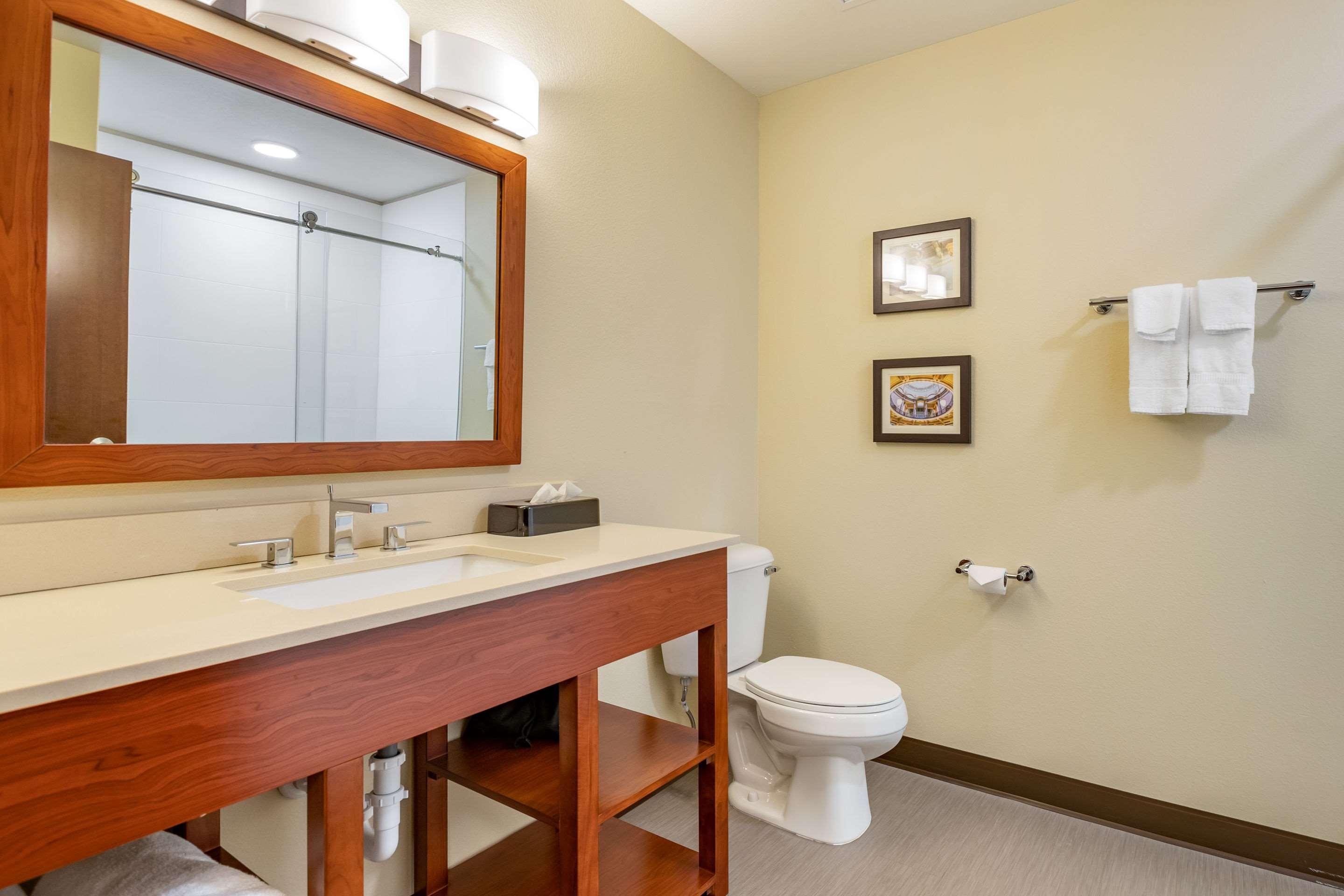 Comfort Inn & Suites West Des Moines Bagian luar foto