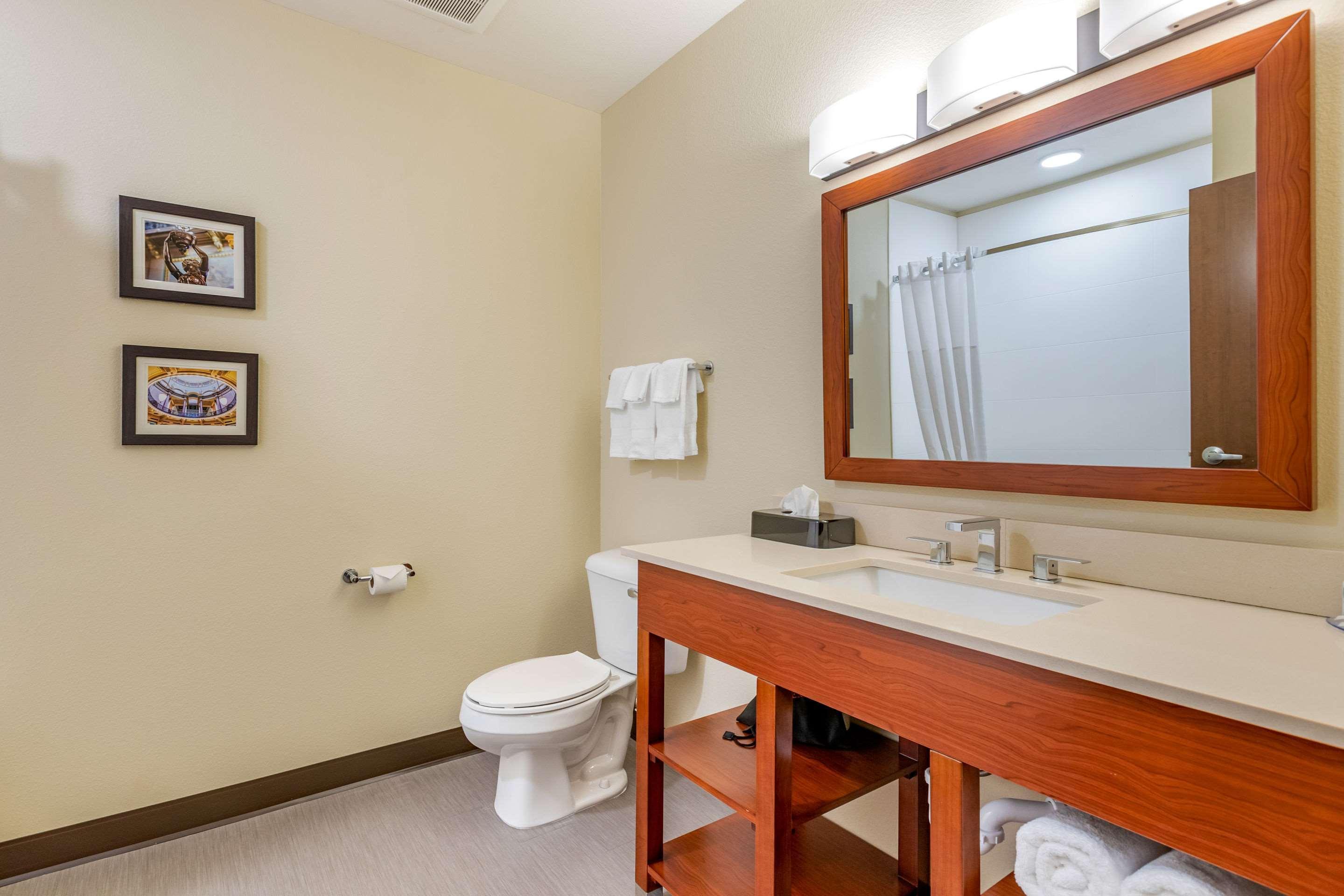Comfort Inn & Suites West Des Moines Bagian luar foto