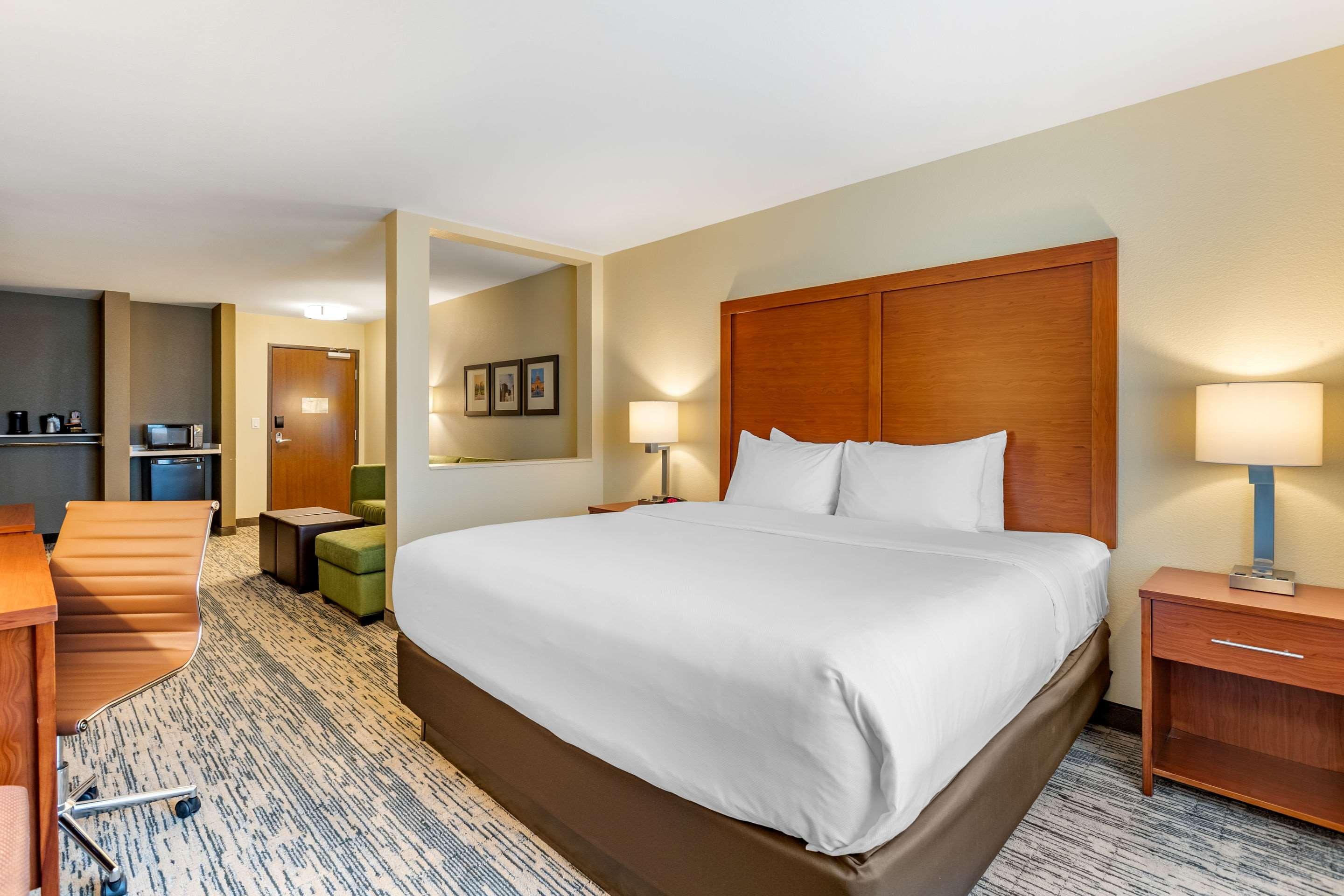 Comfort Inn & Suites West Des Moines Bagian luar foto